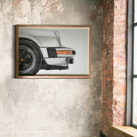 Picture of Porsche 911 SC with natural wood frame